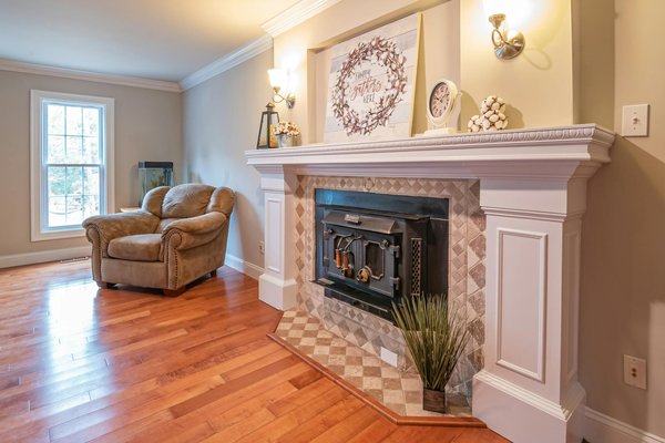 Aménager efficacement une petite maison : Astuces pratiques pour maximiser la lumière naturelle avec des puits de lumière.